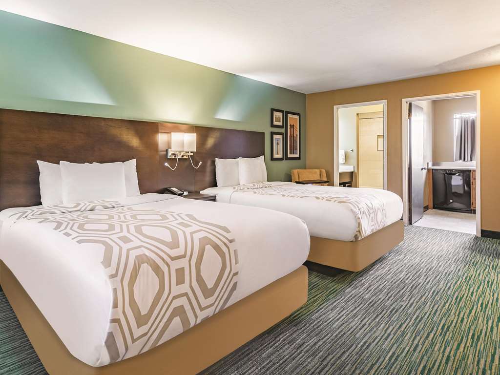 La Quinta Inn & Suites by Wyndham San Francisco Airport West - photo 28