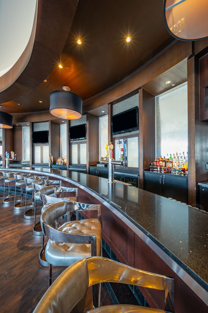 Renaissance by Marriott Boston Patriot Place Hotel - photo 39