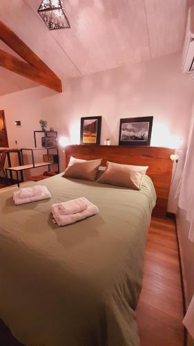 Casa en la Montaña Casa Chucao — 4-Star Luxury Hotel in El Bolson, Argentina
