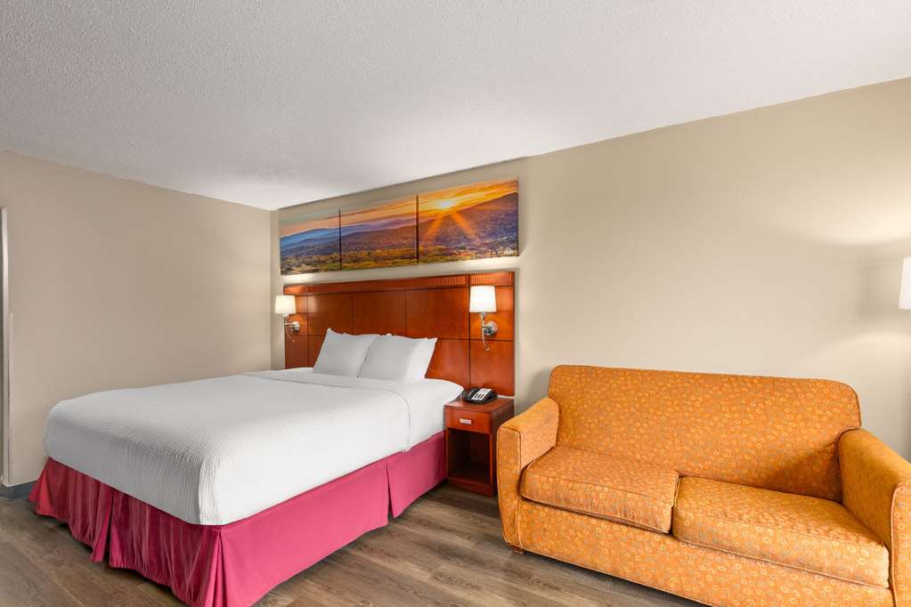 Days Inn by Wyndham Knoxville East - photo 24