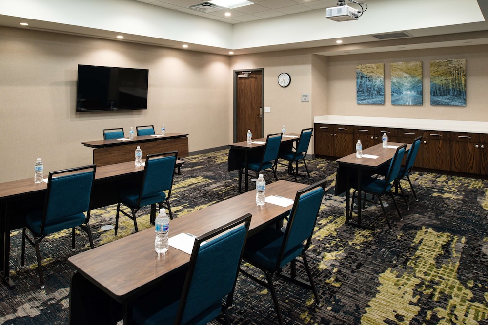 Hampton Inn & Suites Adrian - photo 62