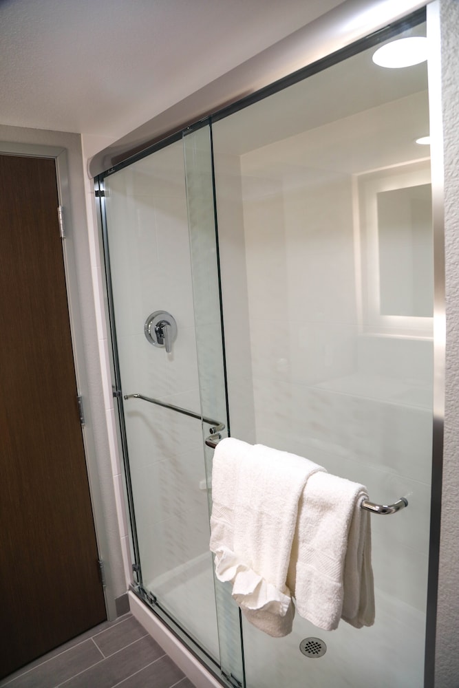 Hampton Inn Lead - photo 16