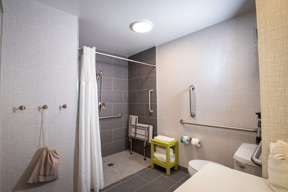 Hampton Inn Seaford - photo 28