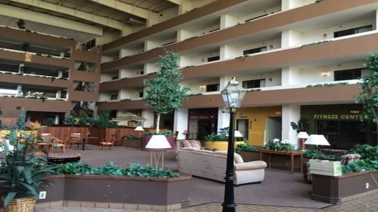 Plaza Hotel and Suites - photo 16