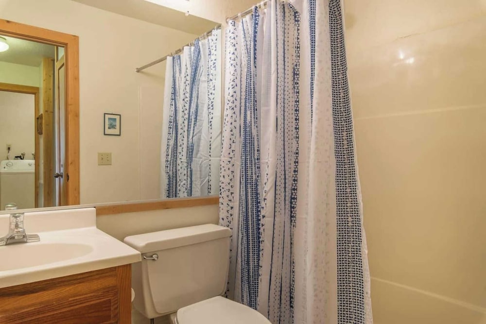 Hawk's Eye by Avantstay Cozy Condo w Views & Access to Northstar Resort Community - photo 15