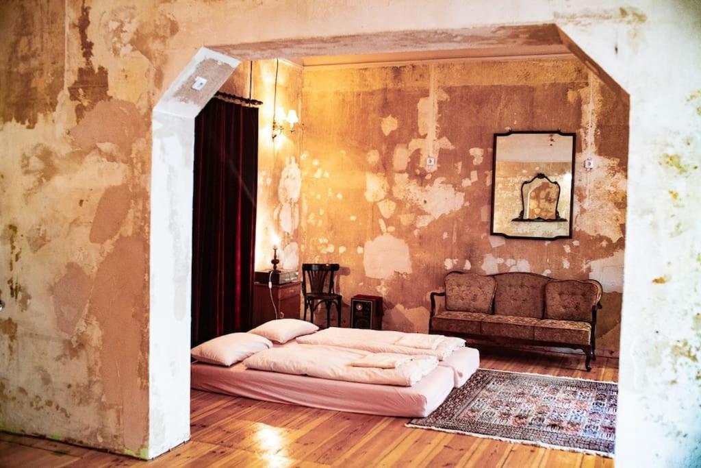 Schöneberg Holiday Flat & Art Gallery — 4-Star Luxury Hotel in Berlin, Germany