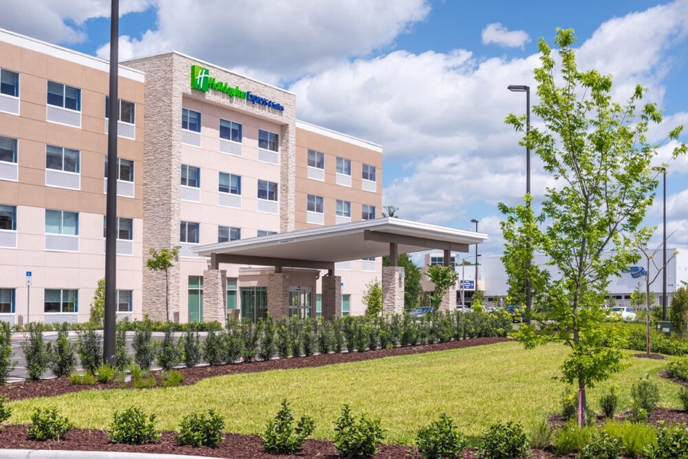 Holiday Inn Express & Suites Tampa North Wesley Chapel by IHG - carbon neutral hotel in Wesley Chapel