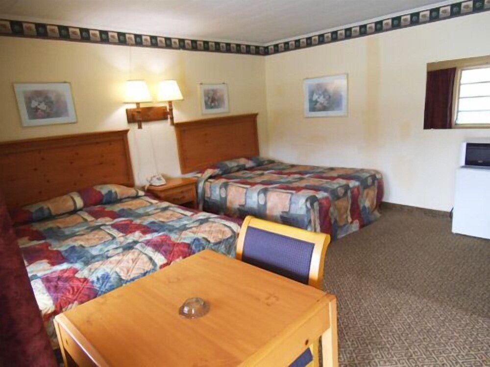 Relax Inn Franklin - photo 10