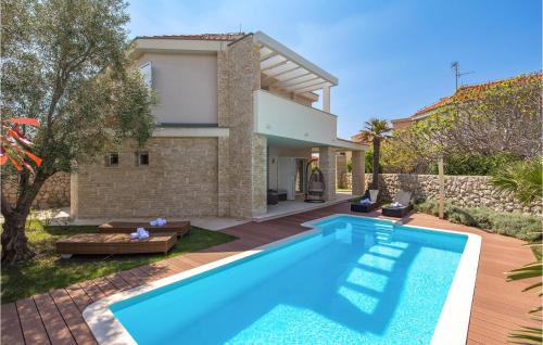Lovely Home In Kolanjski Gajac With Wifi — 5-Star Luxury Hotel in Novalja, Croatia