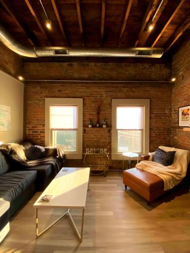 Condo in OTR Pendleton Art District — 4-Star Luxury Hotel in Cincinnati, United States