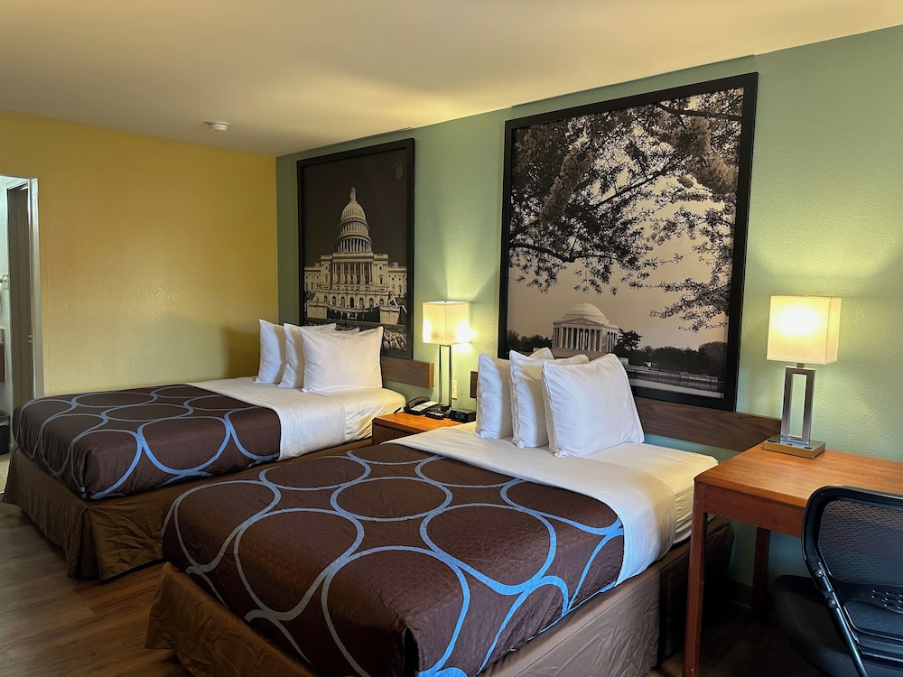 Super 8 by Wyndham Alexandria Washington D.C. Area - photo 7