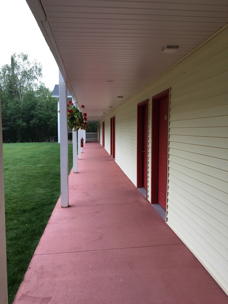 The Beach Inn Motel - photo 8