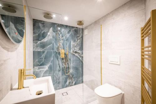 Glen Wynne Apartment Lovely Central Pet Friendly FREE off site Health Club access with Pool Sauna Steam Room & Gym Short 5 Minute Drive Away — 4-Star Luxury Hotel in Windermere, United Kingdom
