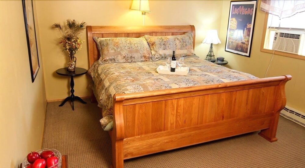 Moore's Motel - photo 10