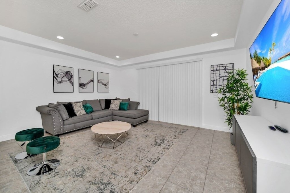 Tropical Escape 3 Bed Home In Beautiful Resort 3 Bedroom Condo - photo 12