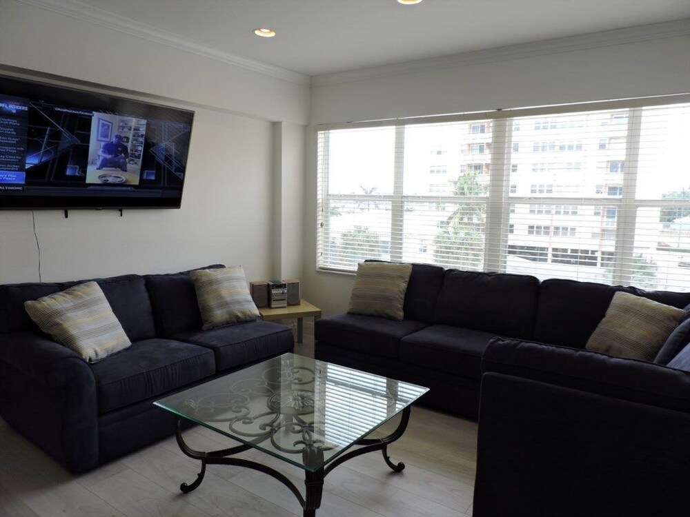 Windwood Beachside 303 on Hollywood Beach 3 2 for 8 Pool - photo 12