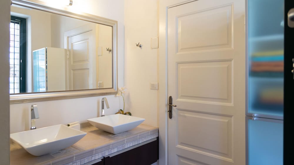 Villa Il Casale Onifai — 4-Star Luxury Hotel in Onifai, Italy