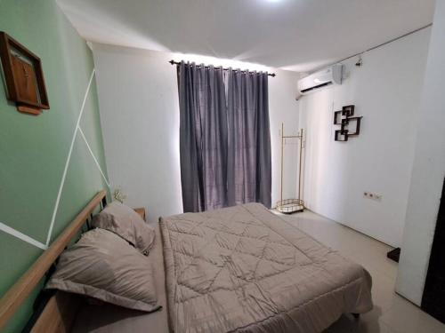 Cozy 3BD Home w AC & Netflix — 4-Star Luxury Hotel in Banda Aceh, Indonesia
