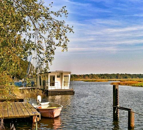 Urlauberschiff Neptun im Ostseebad Prerow — carbon neutral stay, Ostseebad Prerow