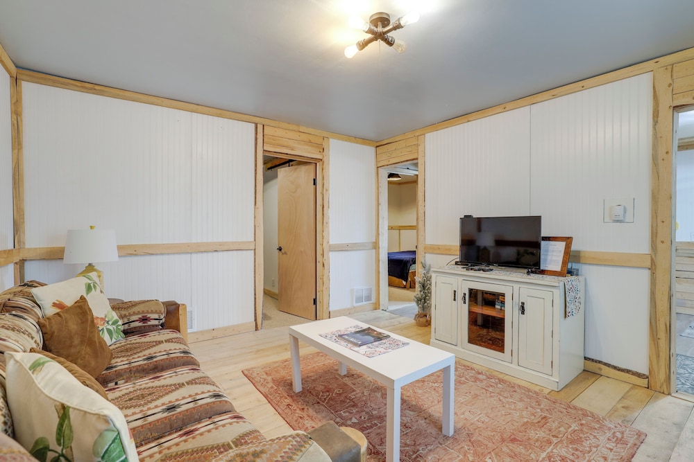 2 Mi to Dtwn: Pet friendly Casper Apt — 4-Star Luxury Hotel in Casper, United States