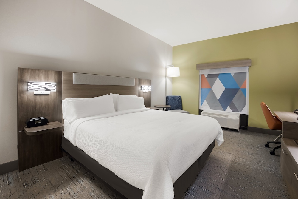 Holiday Inn Express Hotel & Suites PERRY by IHG - photo 18
