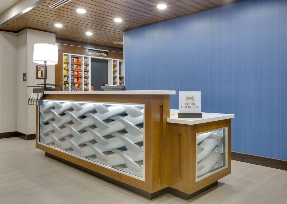 Hampton Inn & Suites Tyler South - photo 2