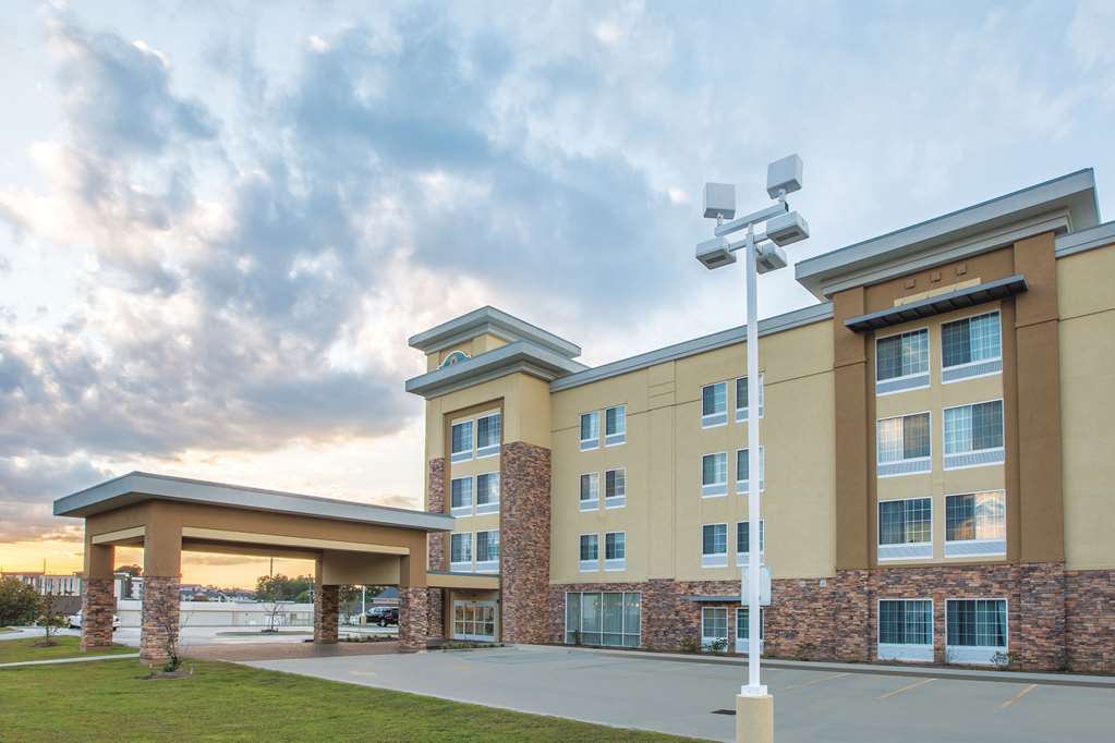 La Quinta Inn & Suites by Wyndham Hattiesburg I 59 - featured photo
