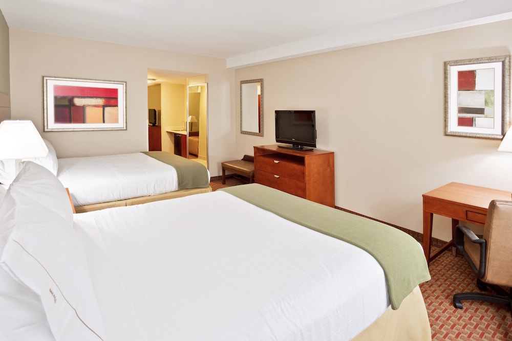 Holiday Inn Express Hotel & Suites Niagara Falls by IHG - photo 2