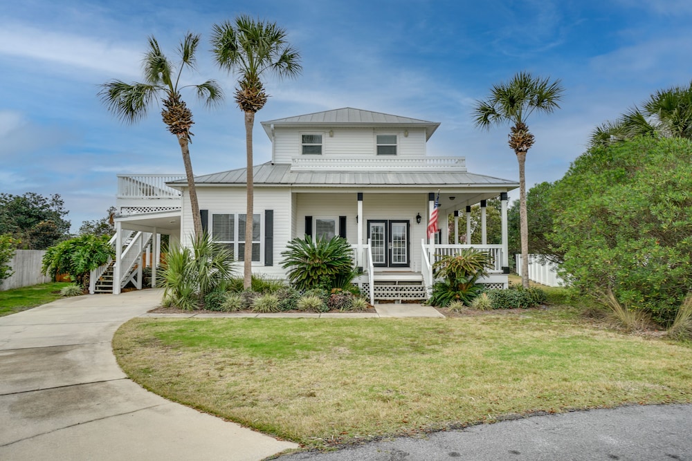 30A Beach House Walking on Sunshine by Panhandle Getaways — 4-Star Luxury Hotel in Panama City Beach, United States