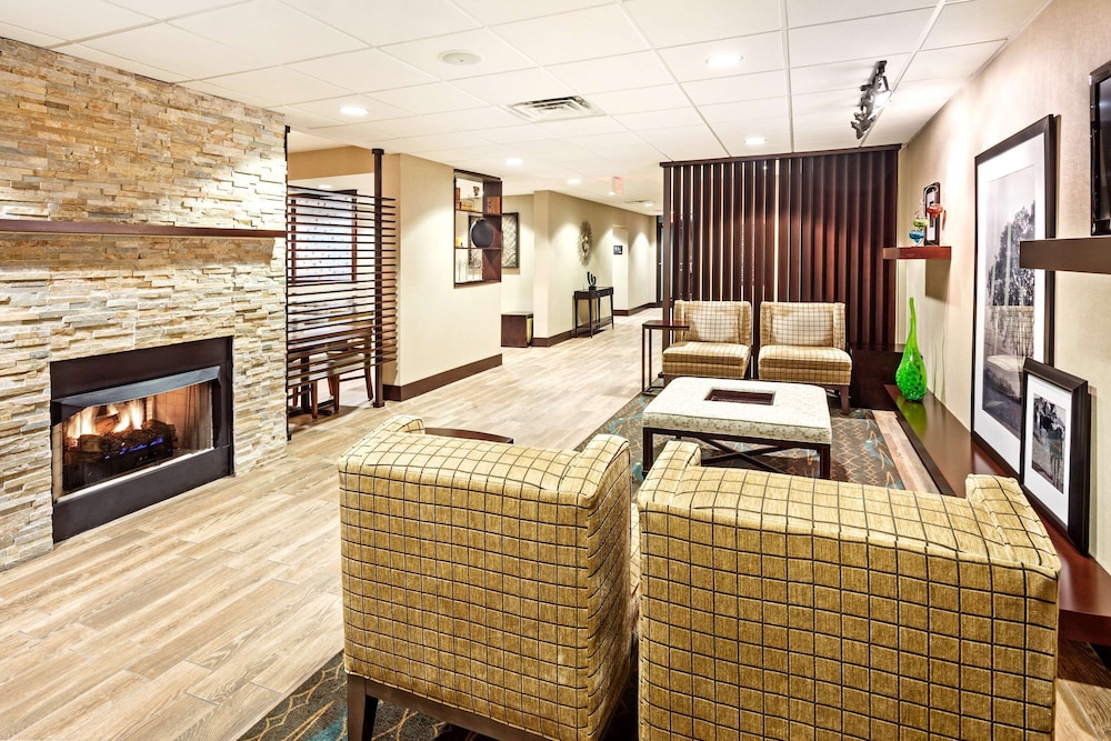 Hampton Inn Hendersonville - photo 6