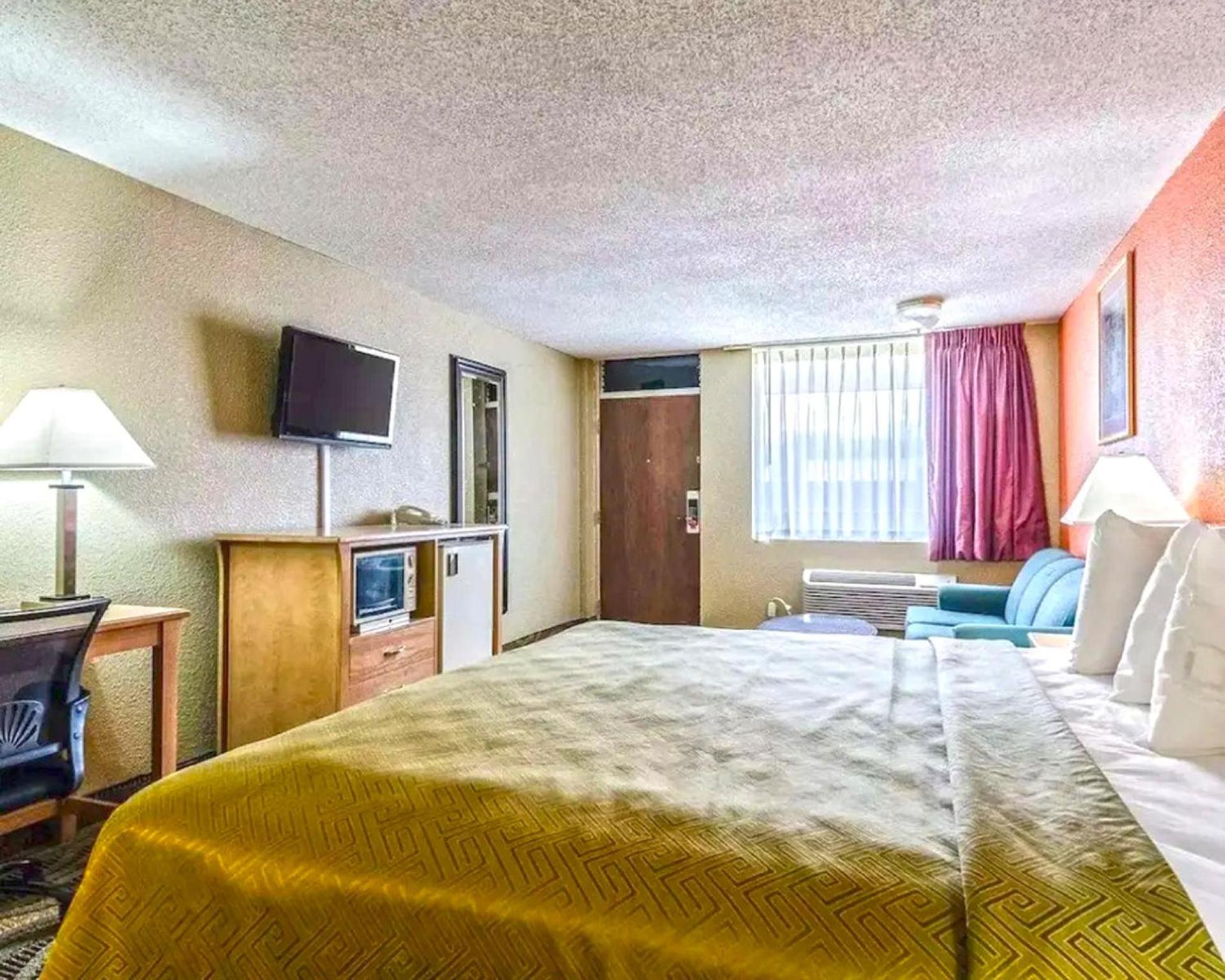 SureStay Hotel by Best Western Salina - photo 2