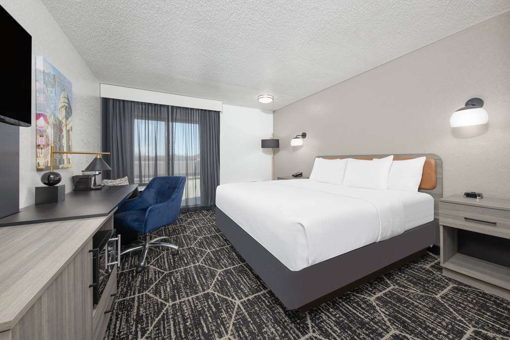 La Quinta Inn by Wyndham El Dorado - photo 18
