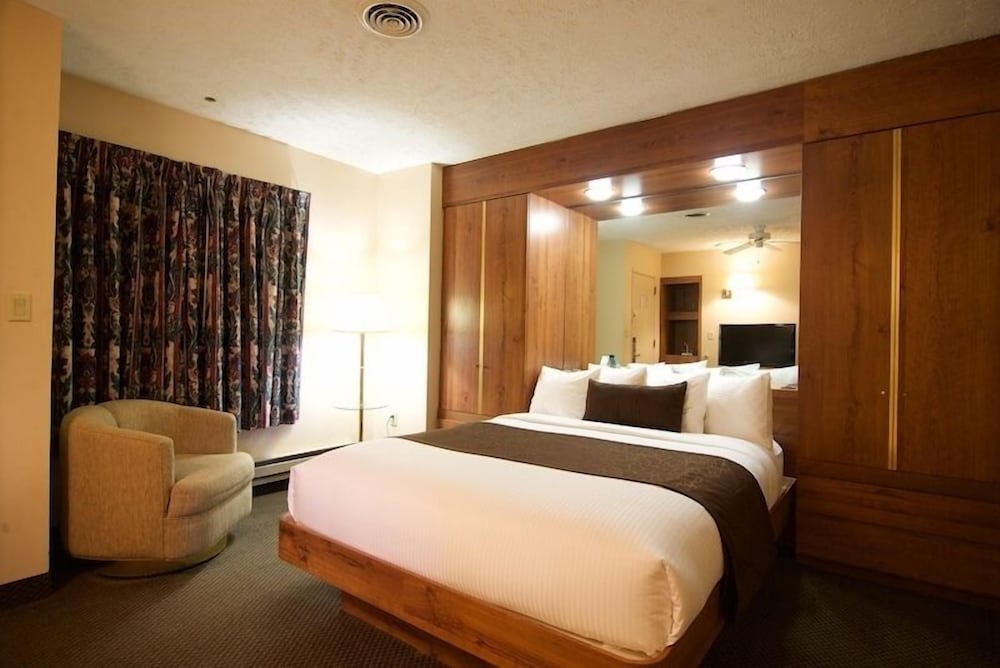 Split Rock Resort - photo 12