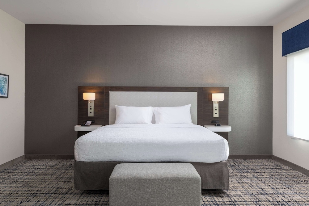 Hampton Inn & Suites Manteca - photo 17