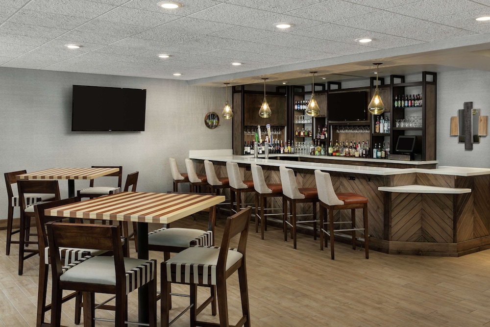 Hilton Garden Inn Greenville - photo 25