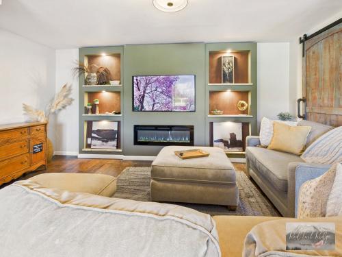 Beautiful Country Apartment AC Pickleball Billiards Playground Gardens — 4-Star Luxury Hotel in Philomath, United States