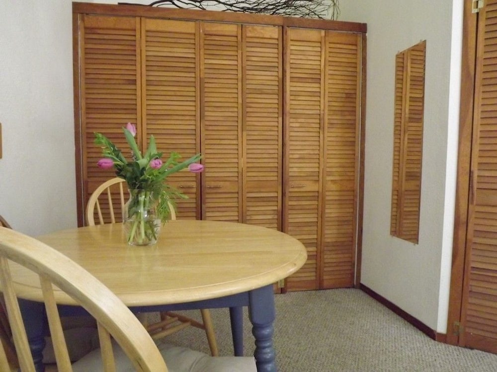 Backyard Garden Oasis - photo 2