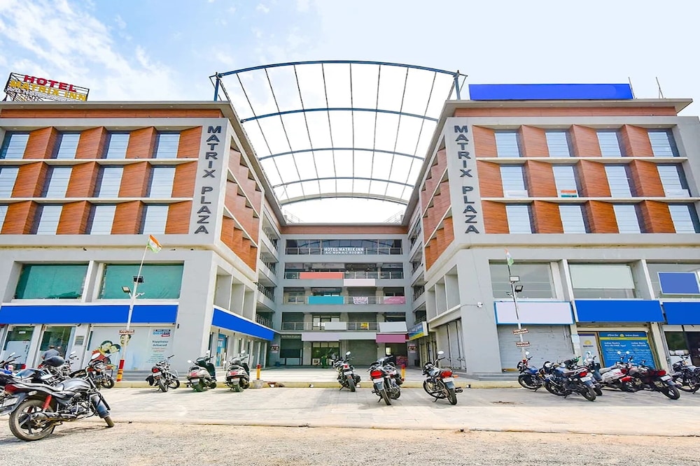 Fabhotel Matrix Inn in Ahmedabad, India