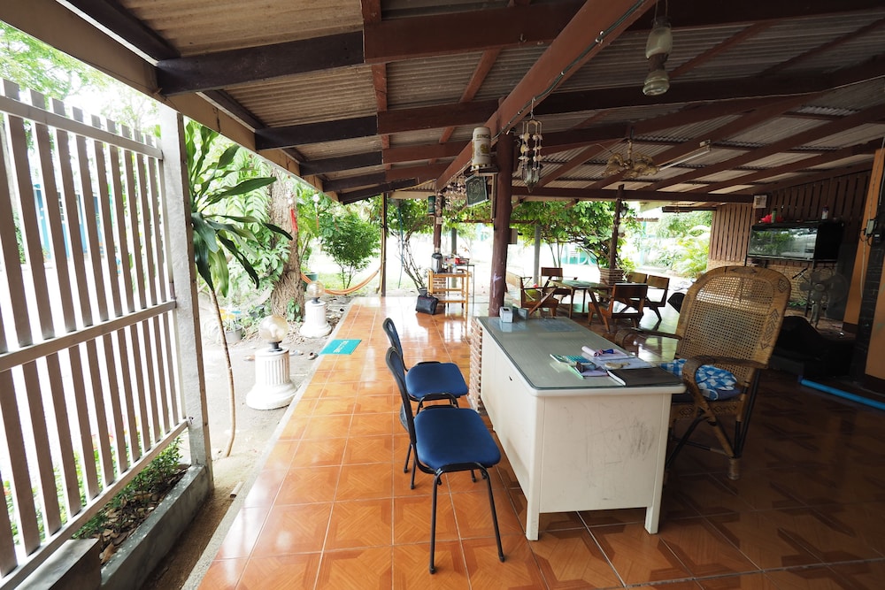 Pornphet Resort — hotel in Ban Laem