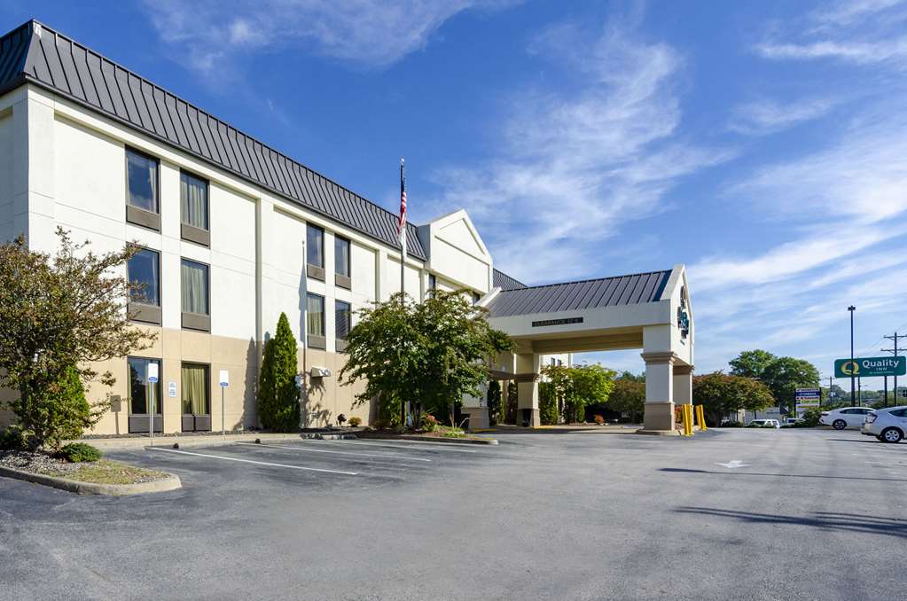 Quality Inn Danville University Area - photo 4