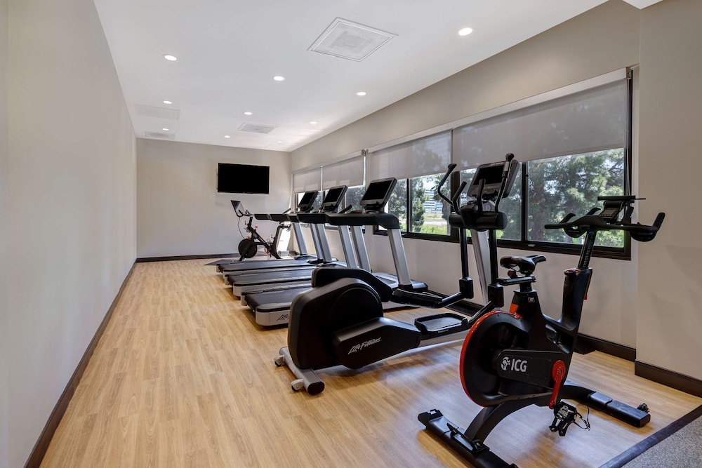 Embassy Suites by Hilton Santa Clara Silicon Valley - photo 46