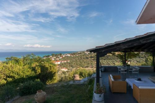 Blue Horizon 1 by JJ Hospitality — 4-Star Luxury Hotel in Kassandreia, Greece