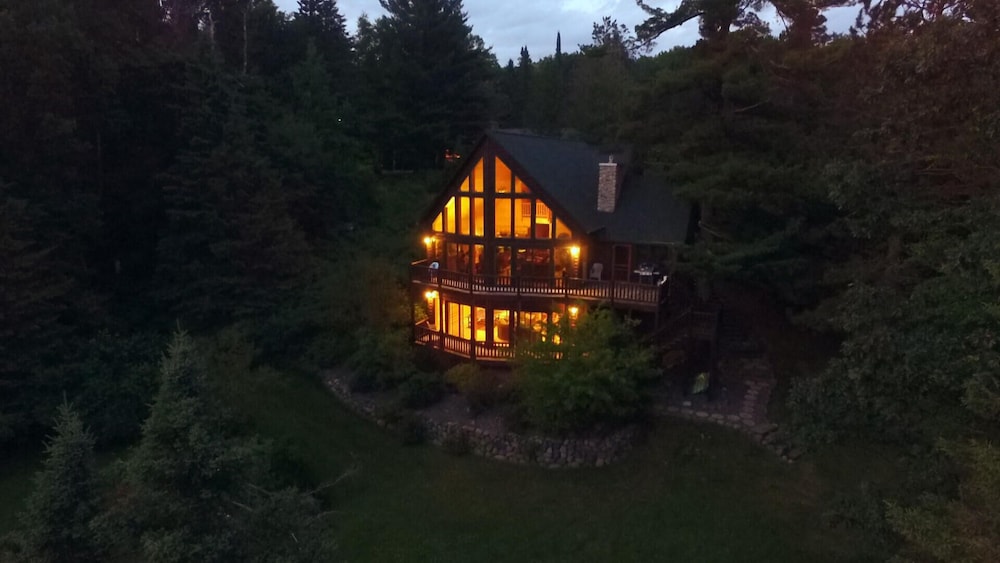 Majestic Retreat — Hayward
