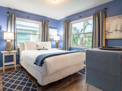 SS Salamander South in Holmes Beach, United States