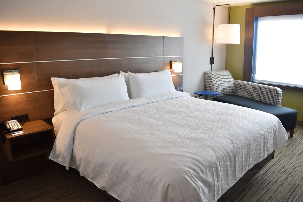 Holiday Inn Express & Suites Boston South Randolph by IHG - photo 6