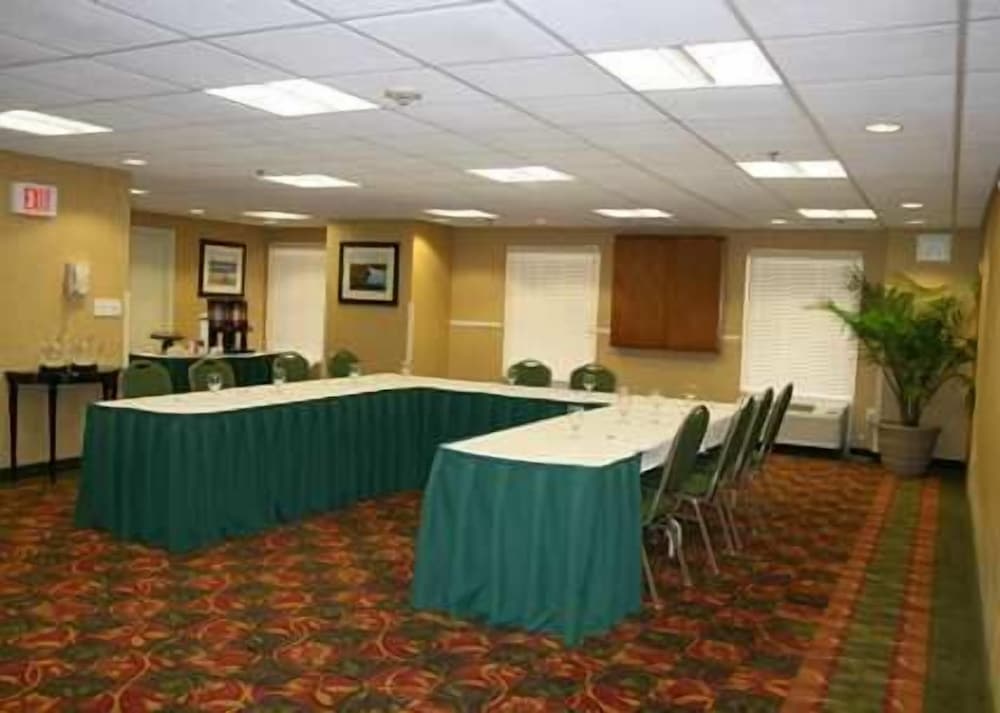 Hampton Inn & Suites Bluffton Sun City - photo 29