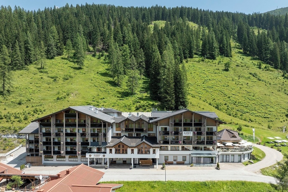 Hotel Alpenhof - carbon neutral hotel in Altenmarkt Im Pongau