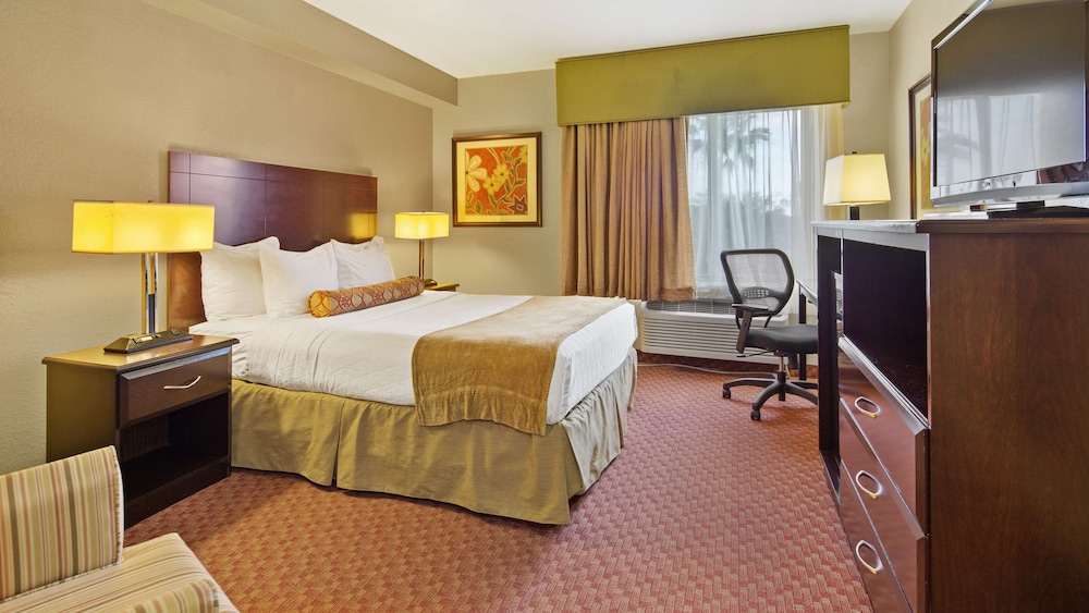 Spark by Hilton Orlando near SeaWorld - photo 17