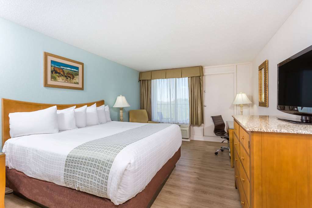 Ramada Plaza by Wyndham Nags Head Oceanfront - photo 11