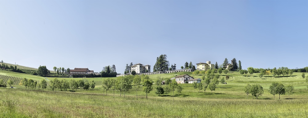 Serravalle Golf Hotel — hotel in Serravalle Scrivia